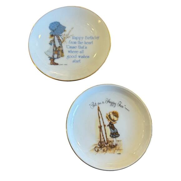 Holly Hobbie Other - HOLLY HOBBIE Vintage Set of 2 Mini Collectible Plates 1970s Retro